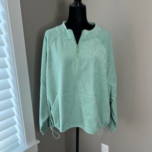 NWT! Old Navy women’s size 3X  1/4 zip sweatshirt with waist toggles